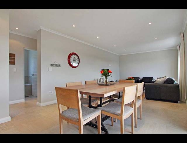 2 BEDROOM PROPERTY TO RENT IN MUIZENBERG